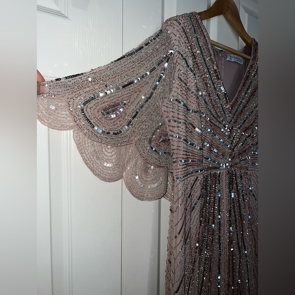 👗NWT! Mac Duggal Sequin Cape Sleeve Column Gown - Picture 10 of 14